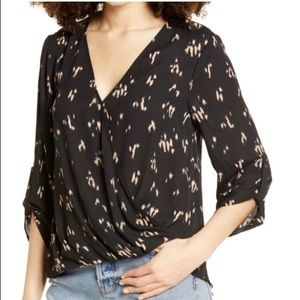 All in Favor Twist Hem Top size medium